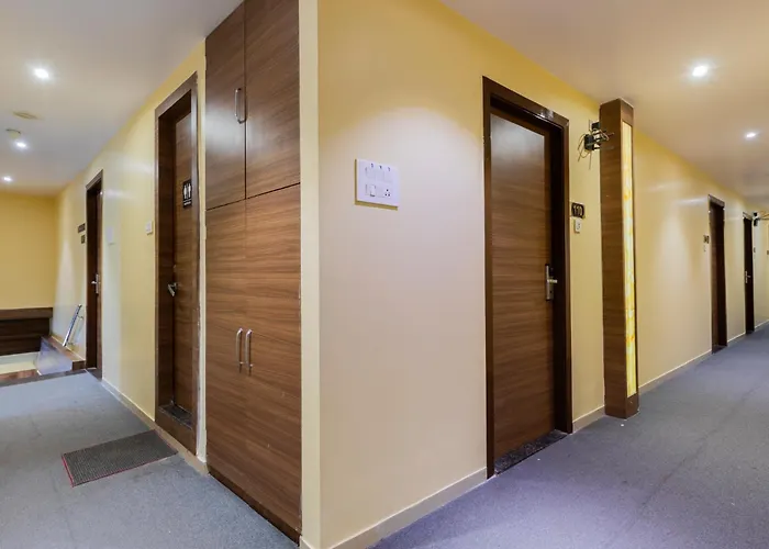 Lotus Grand Mumbai Near International Airport Bed & Breakfast